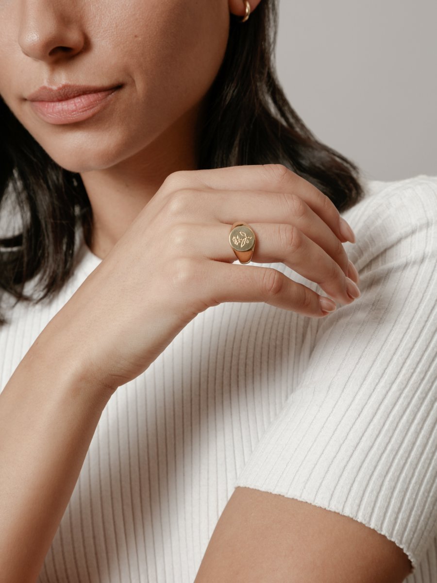 Rose Signet Ring in Gold