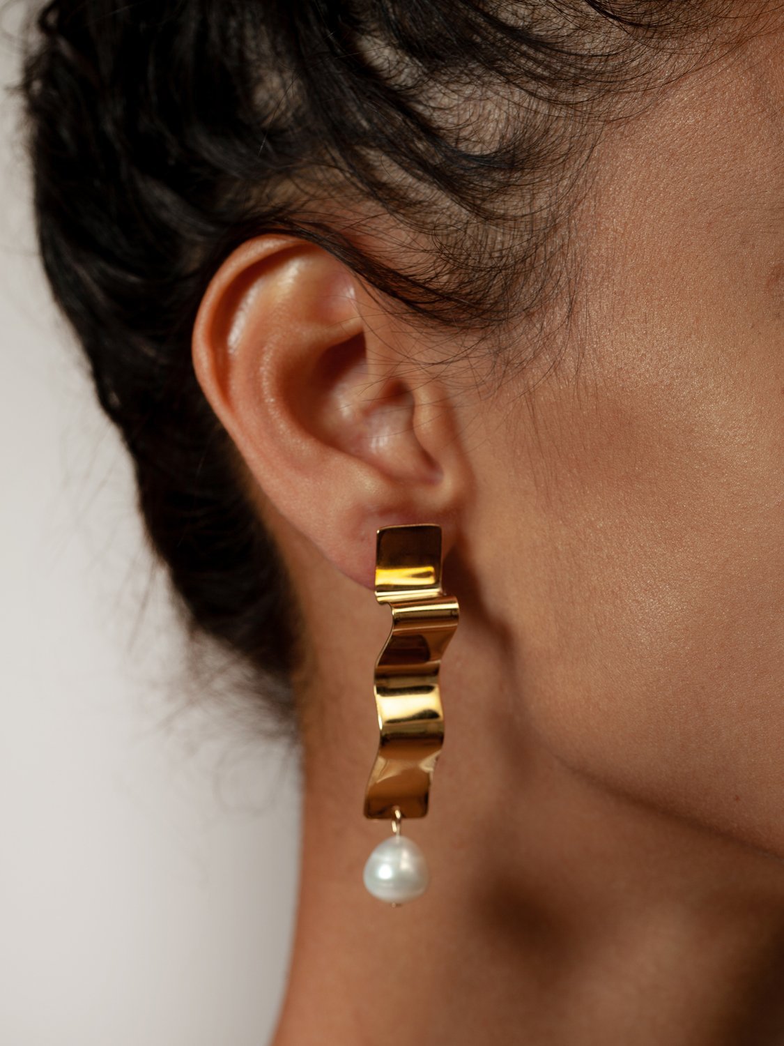 Lunette Earrings in Gold
