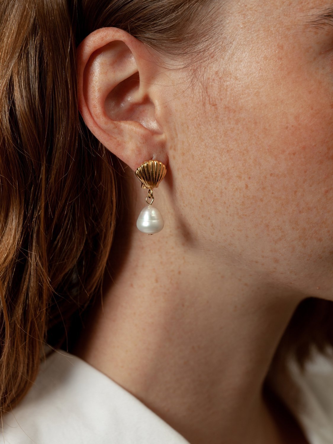 Marcel Pearl Studs in Gold