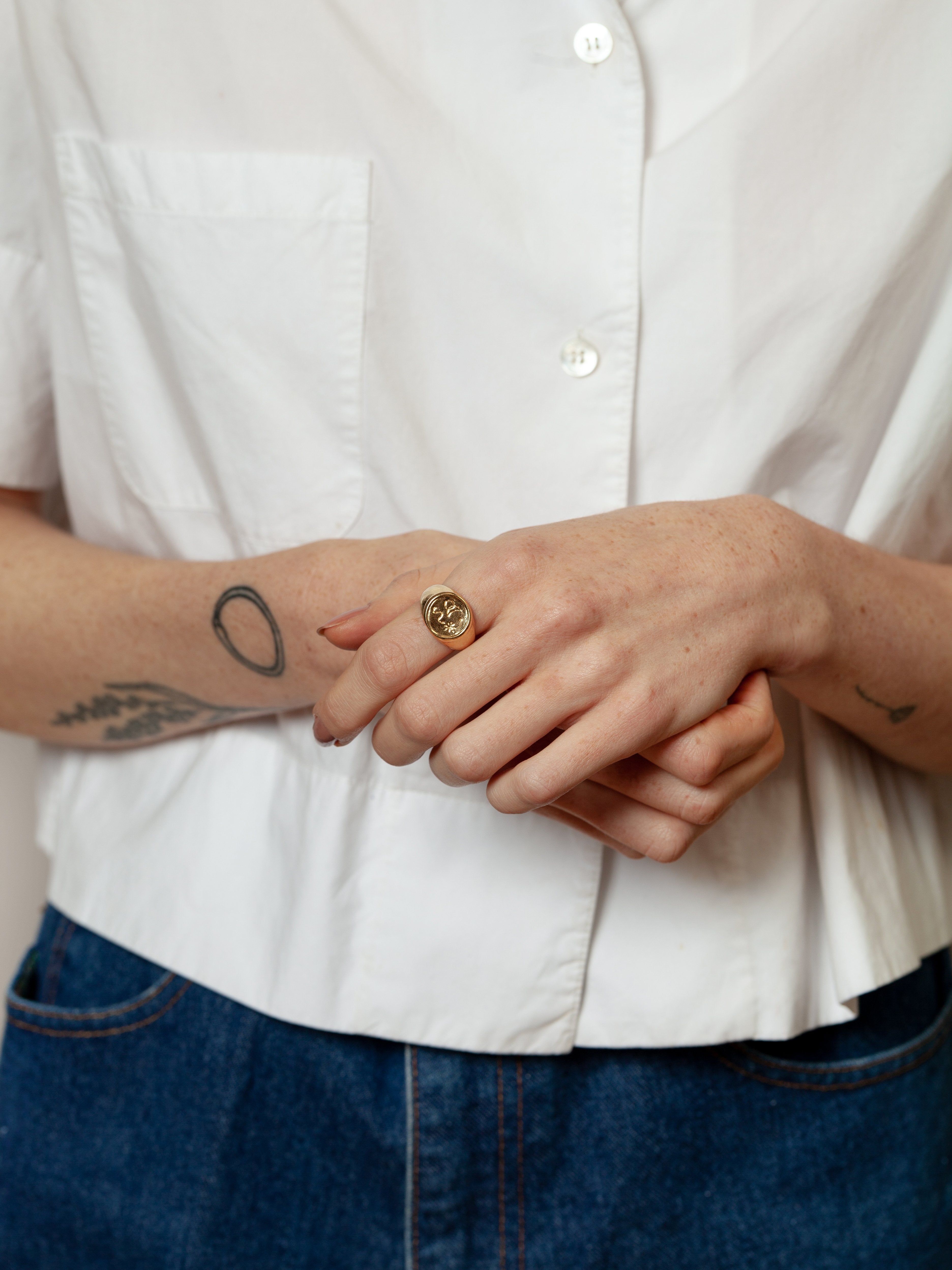 Miro Signet Ring in Gold