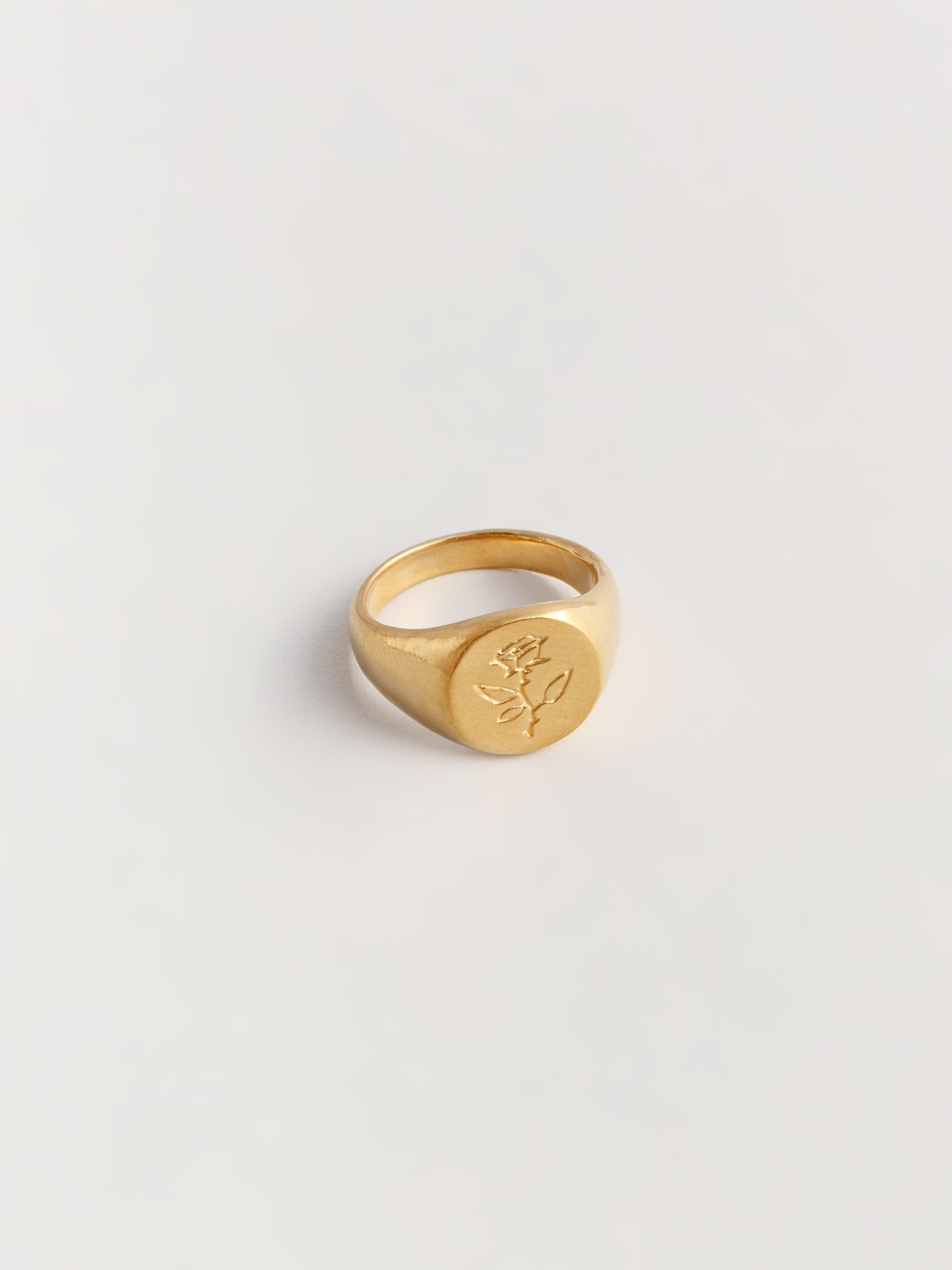 Rose Signet Ring in Gold