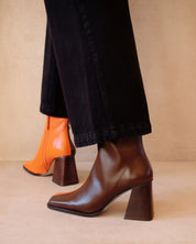 Shilo Boots in Brown/Orange