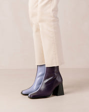 Shilo Boots in Lilac/Wine