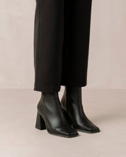 Shilo Boots in Total Black