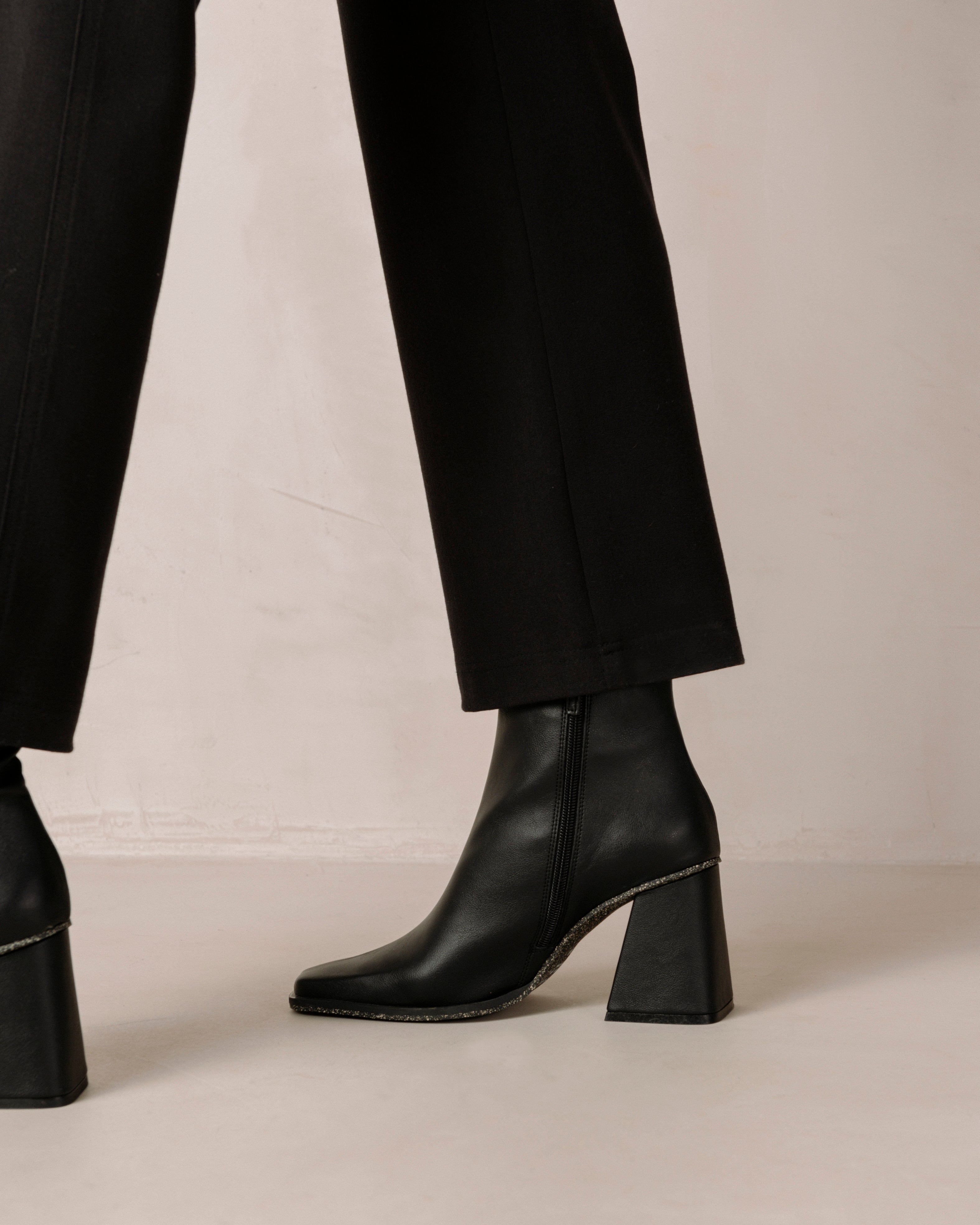 Shilo Boots in Total Black