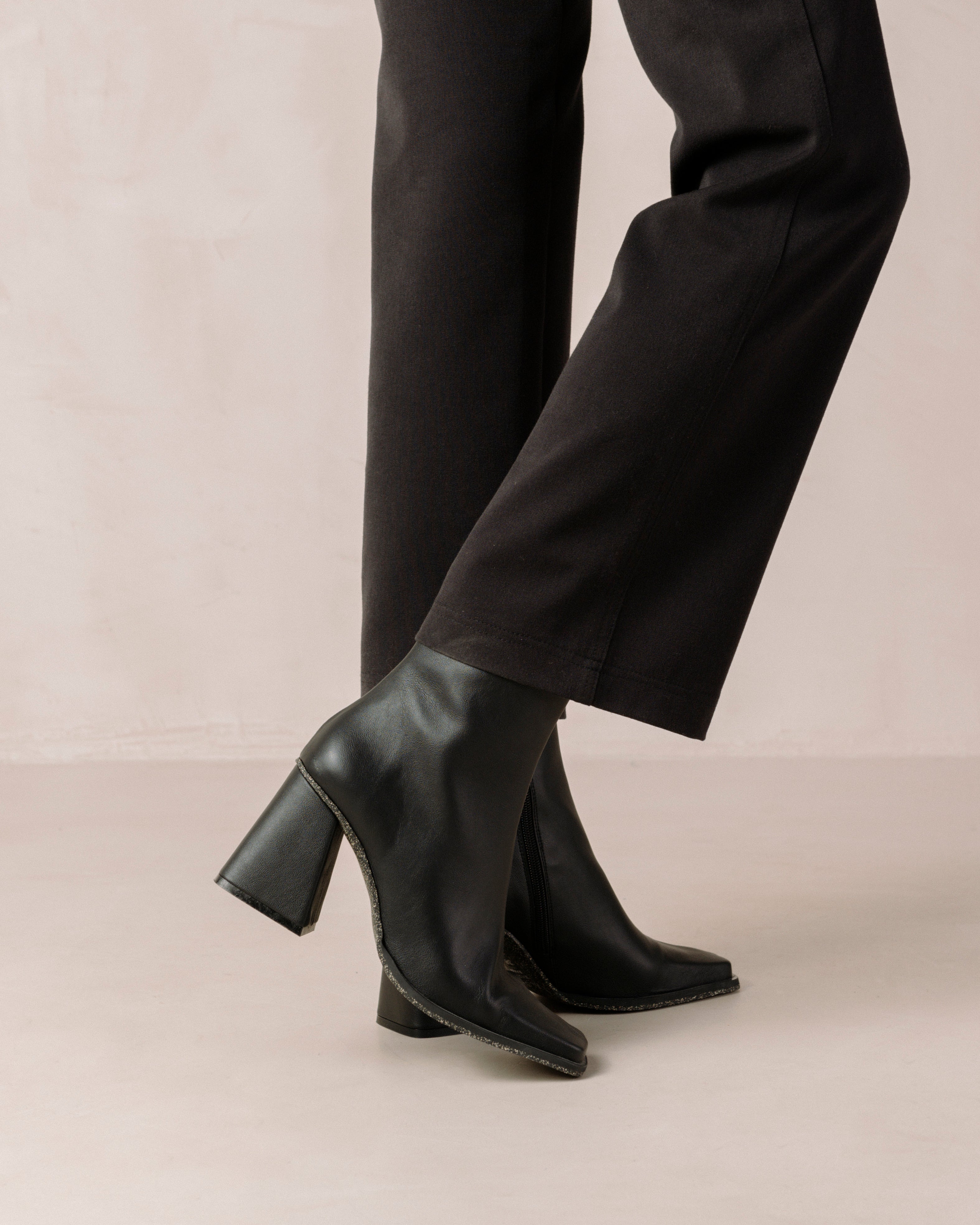 Shilo Boots in Total Black