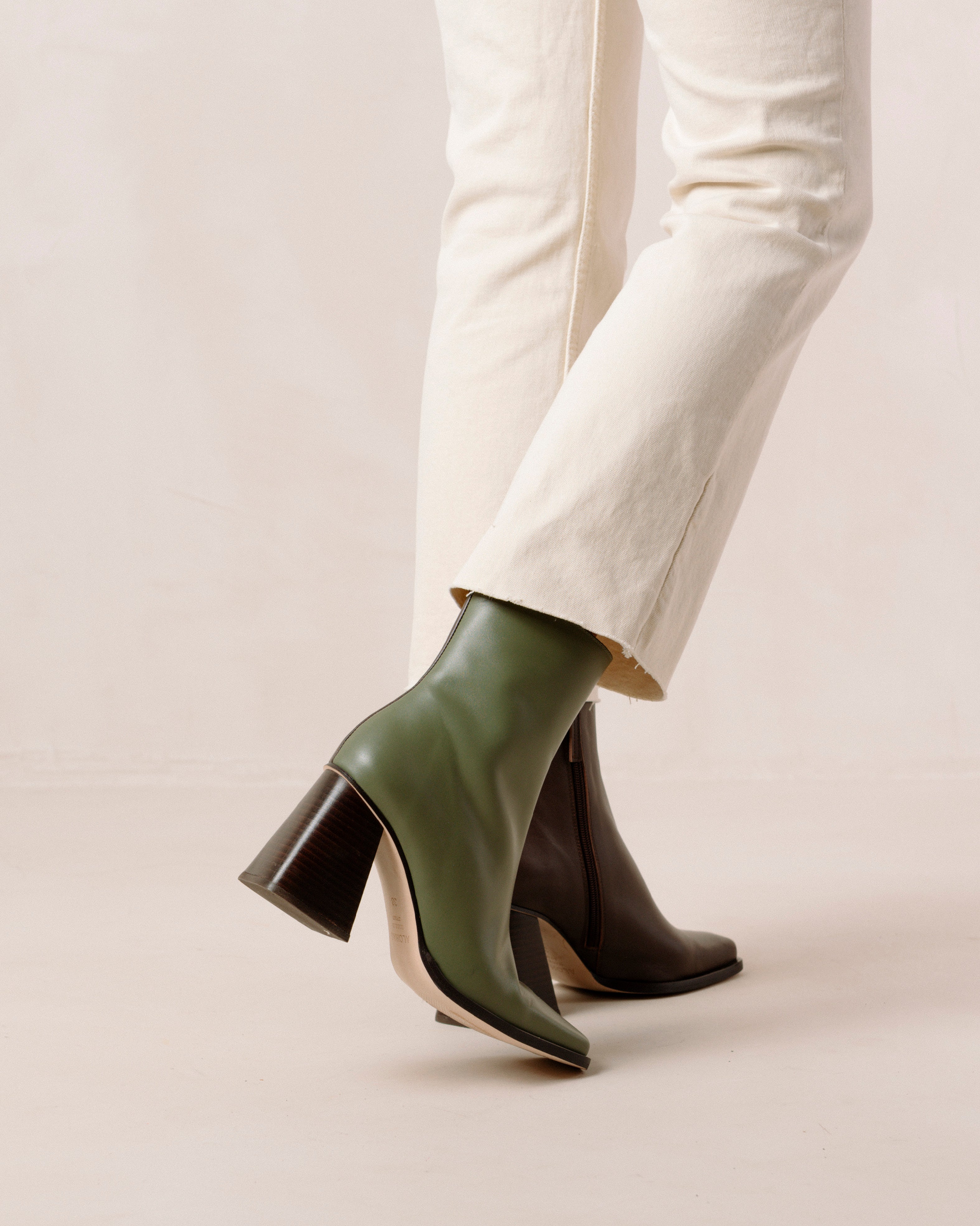 Shilo Boots in Olive/Brown