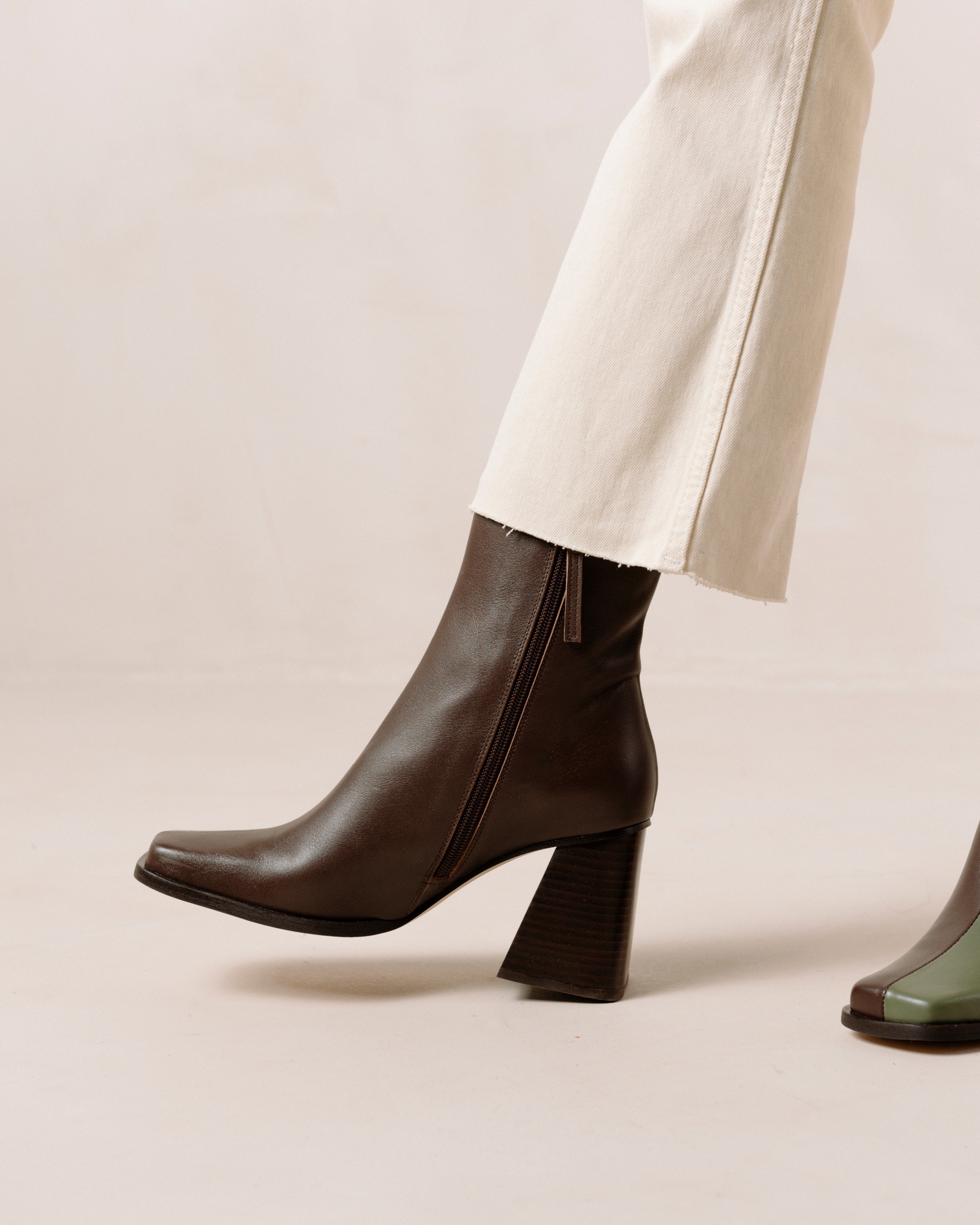 Shilo Boots in Olive/Brown