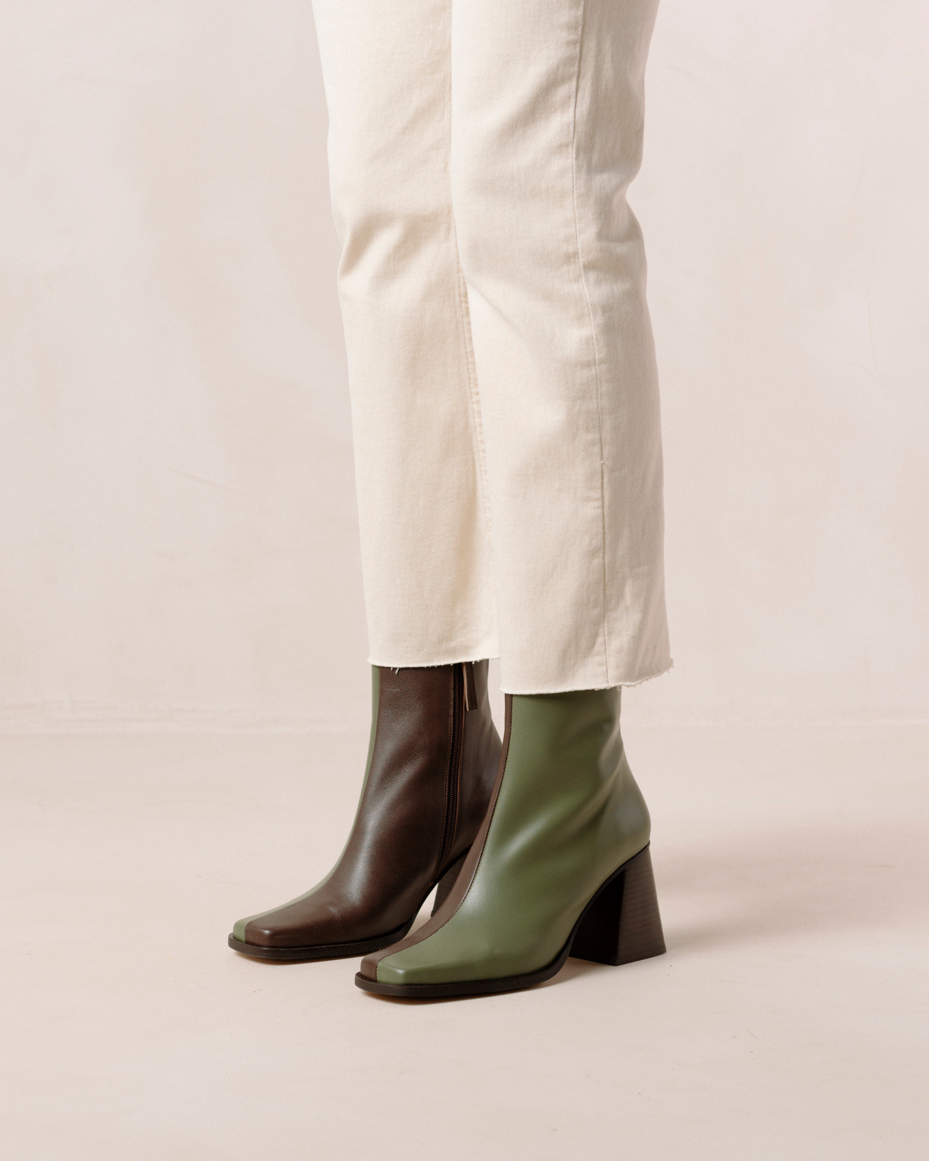 Shilo Boots in Olive/Brown