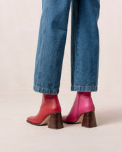 Shilo Boots in Magenta/Red