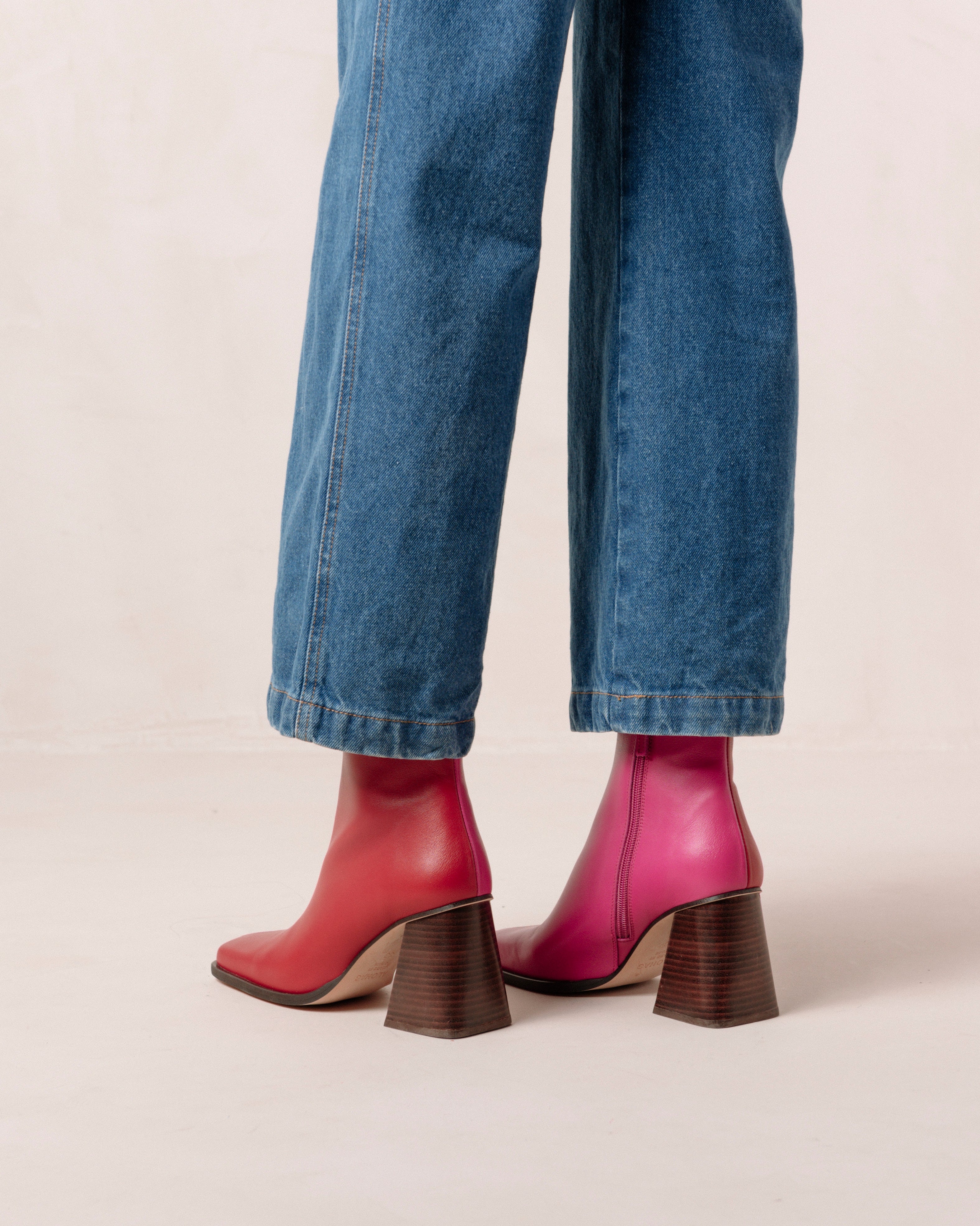 Shilo Boots in Magenta/Red