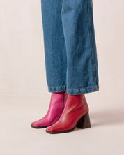 Shilo Boots in Magenta/Red