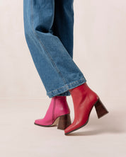 Shilo Boots in Magenta/Red