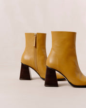 Shilo Boots in Yellow