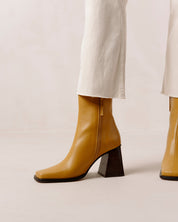 Shilo Boots in Yellow