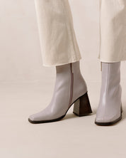 Shilo Boots in Mauve