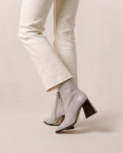 Shilo Boots in Mauve