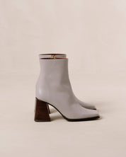 Shilo Boots in Mauve