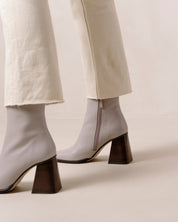 Shilo Boots in Mauve