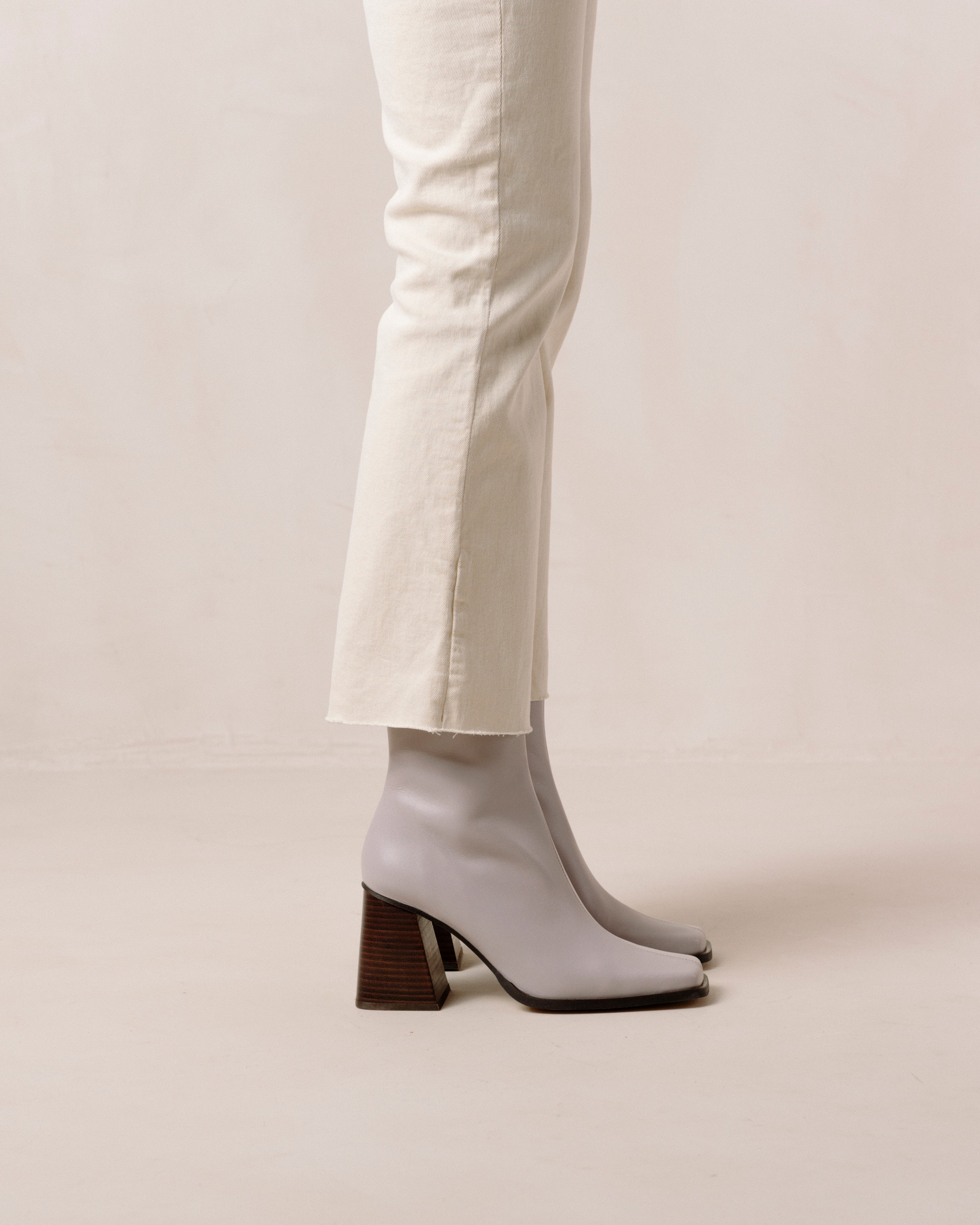 Shilo Boots in Mauve