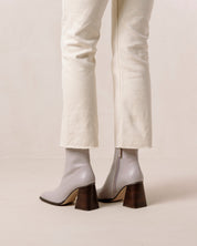 Shilo Boots in Mauve