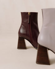 Shilo Boots in Mauve/Burgundy
