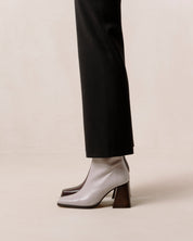 Shilo Boots in Mauve/Burgundy