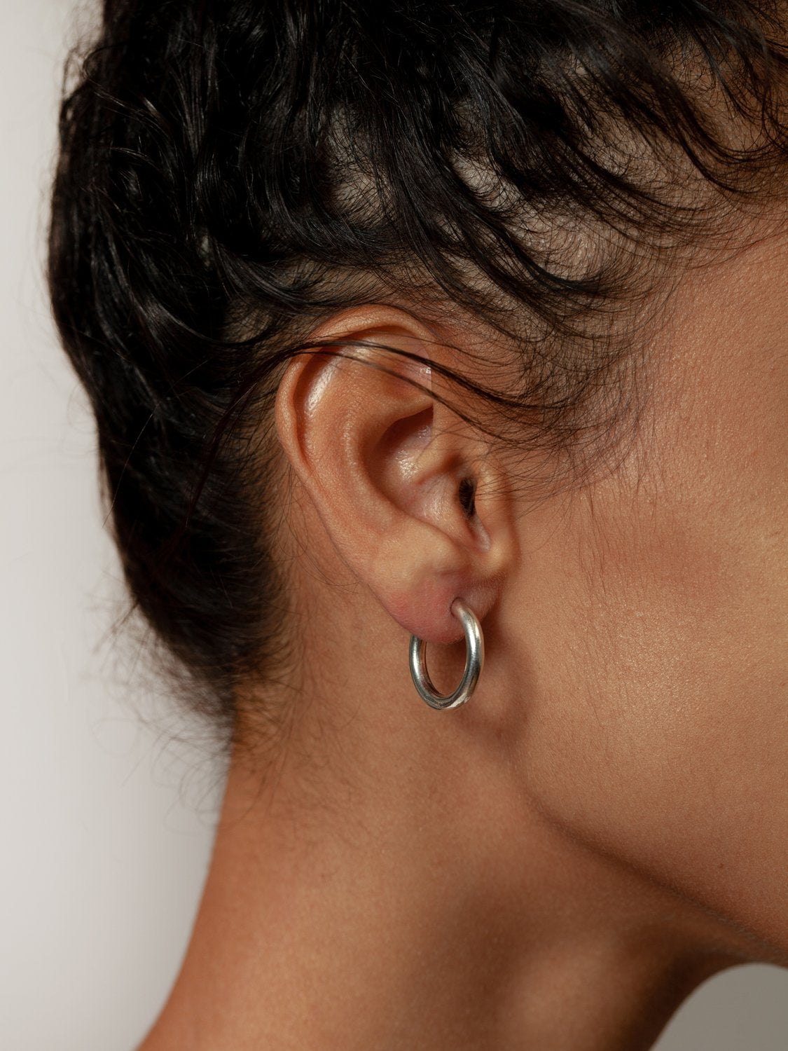 Gia Hoop in Silver