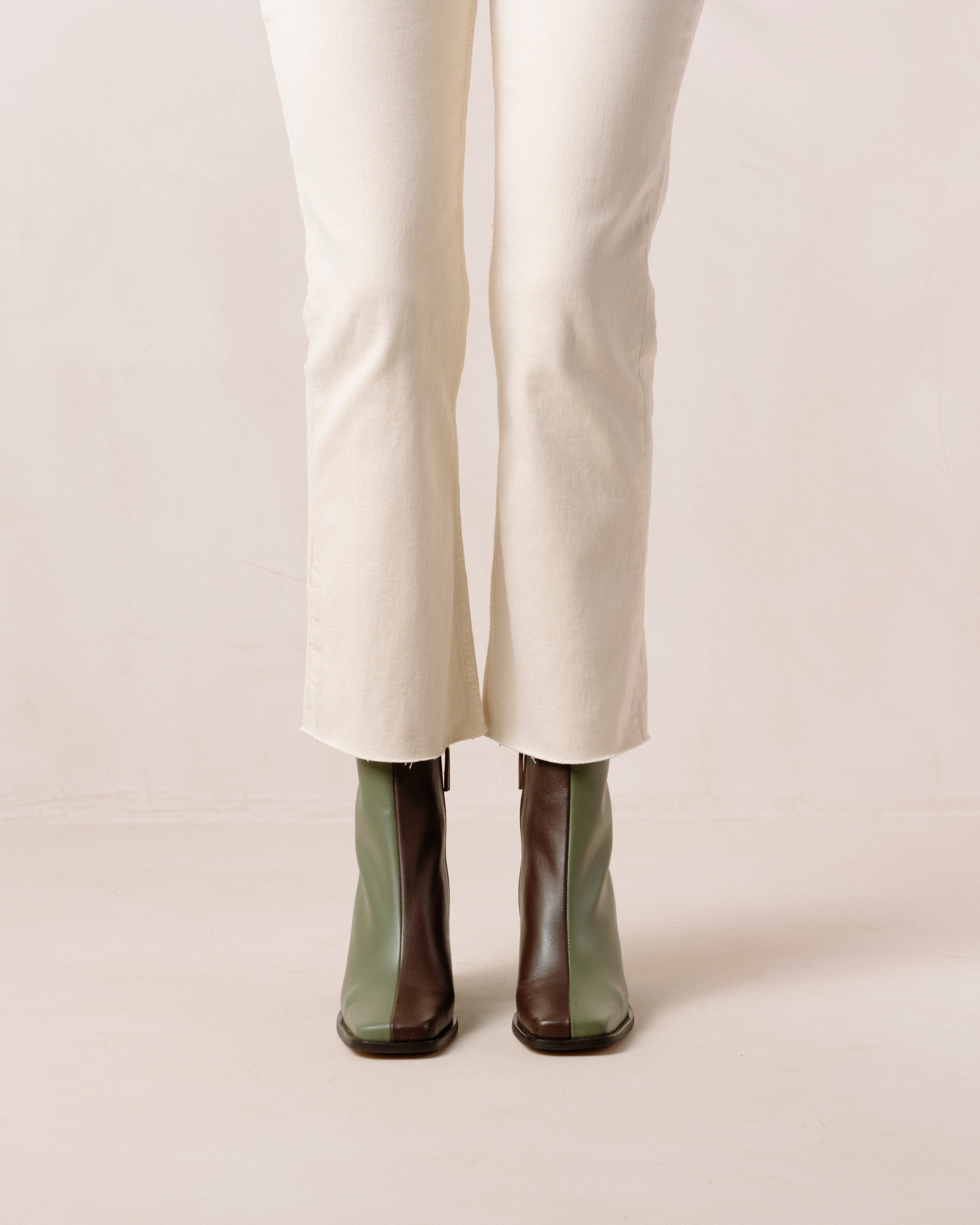Shilo Boots in Olive/Brown