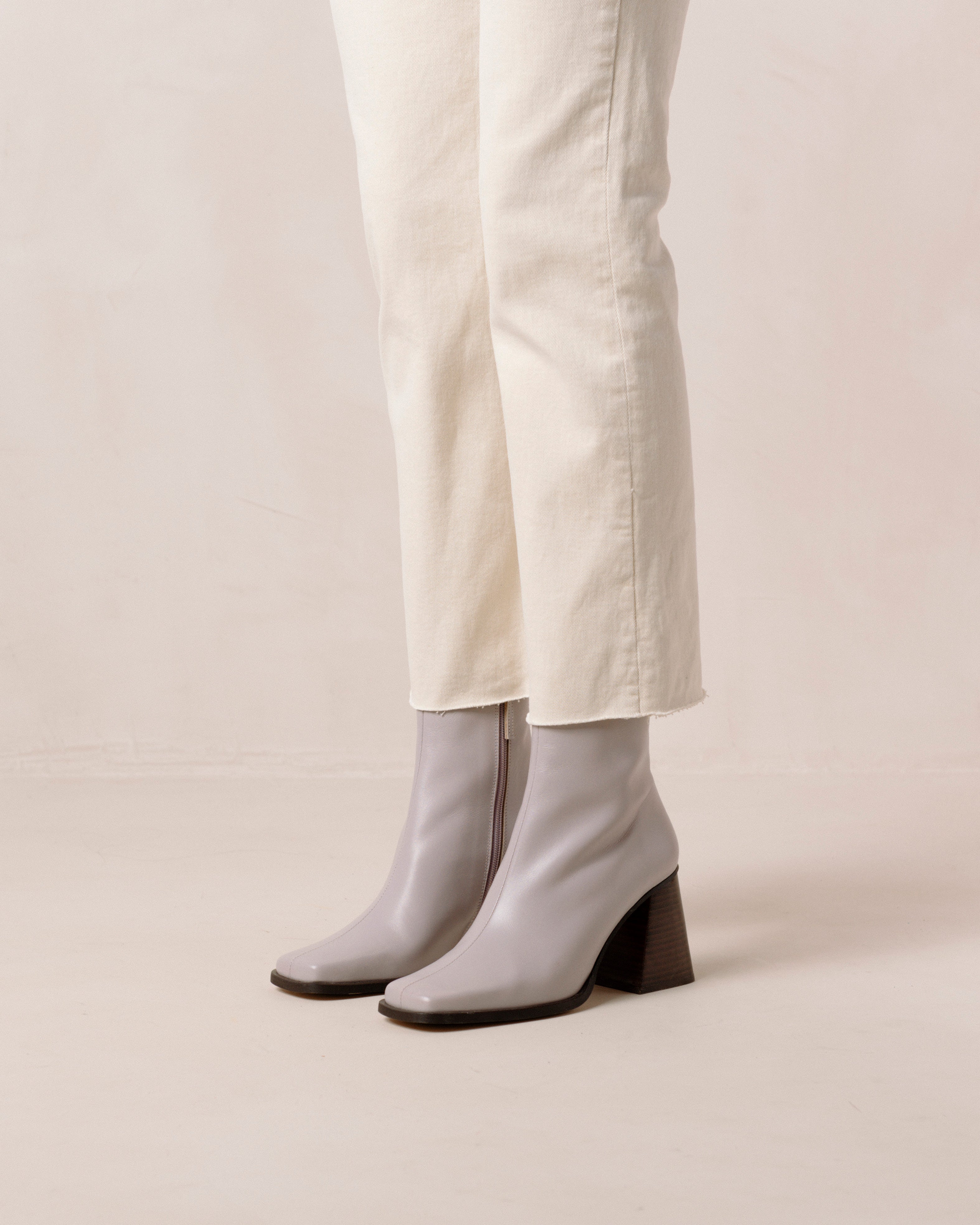 Shilo Boots in Mauve